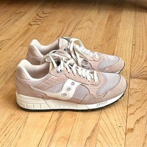 Saucony Sneakers Retro Athletic Design